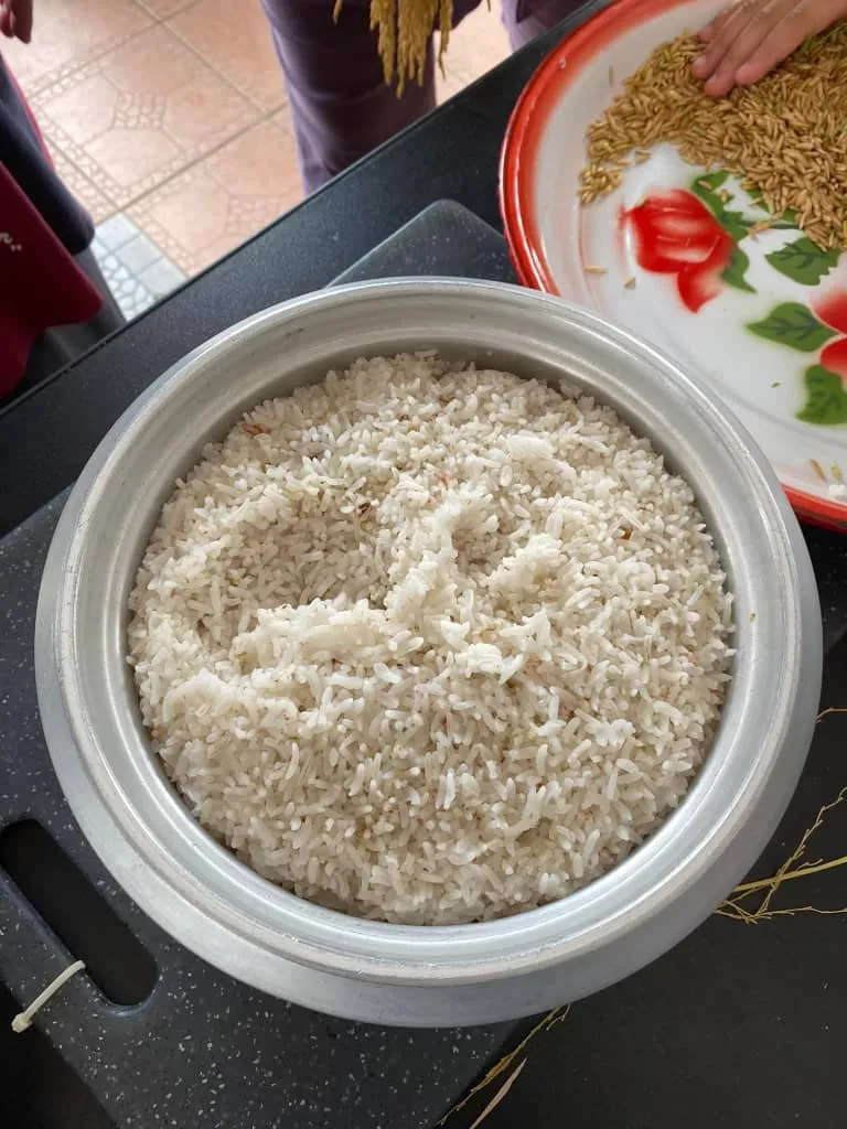 Nasi yang dimasak daripada hasil padi sendiri